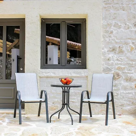 Villa Amfiliki Kavalleraina